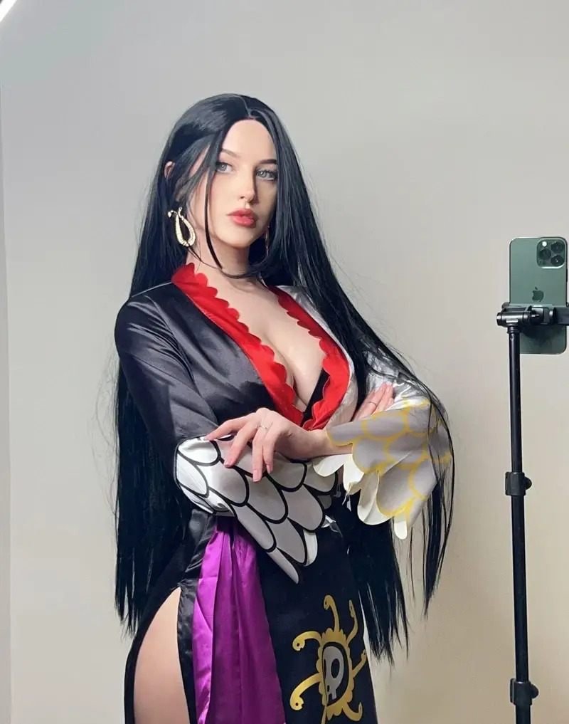Ảnh cosplay Boa Hancock xinh đẹp gợi cảm