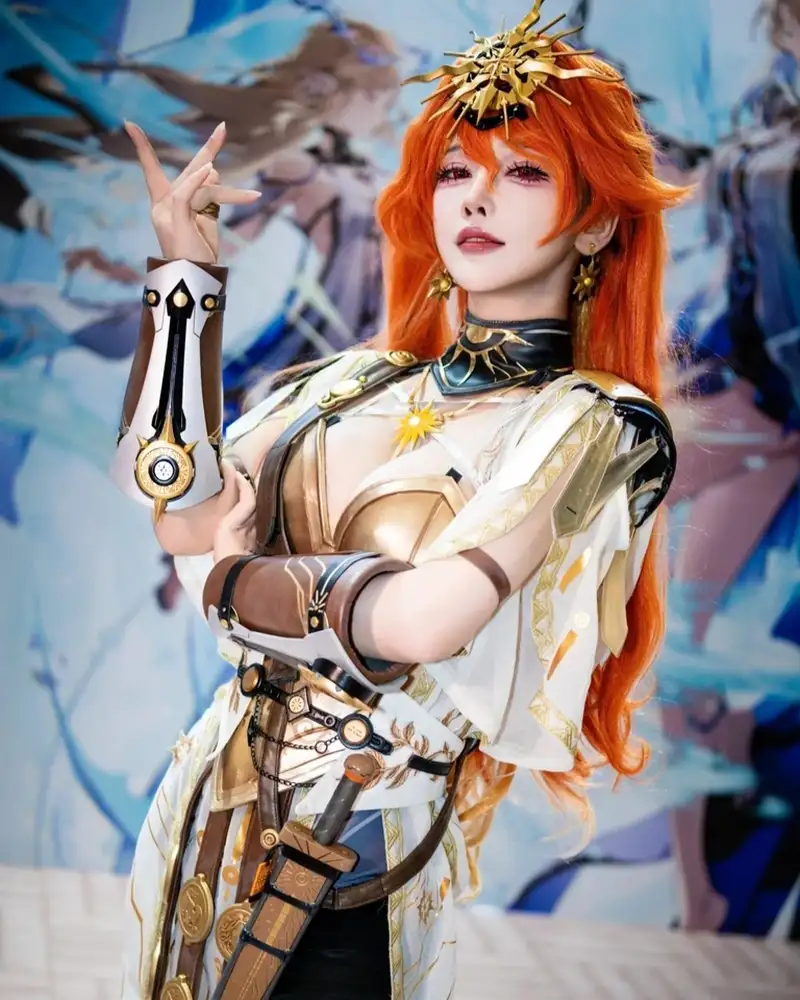 Cô nàng cosplay mang vẻ ngoài nổi bật đầy hấp dẫn