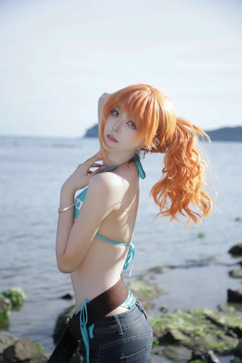 Cosplay Nami nữ tính chuẩn manga