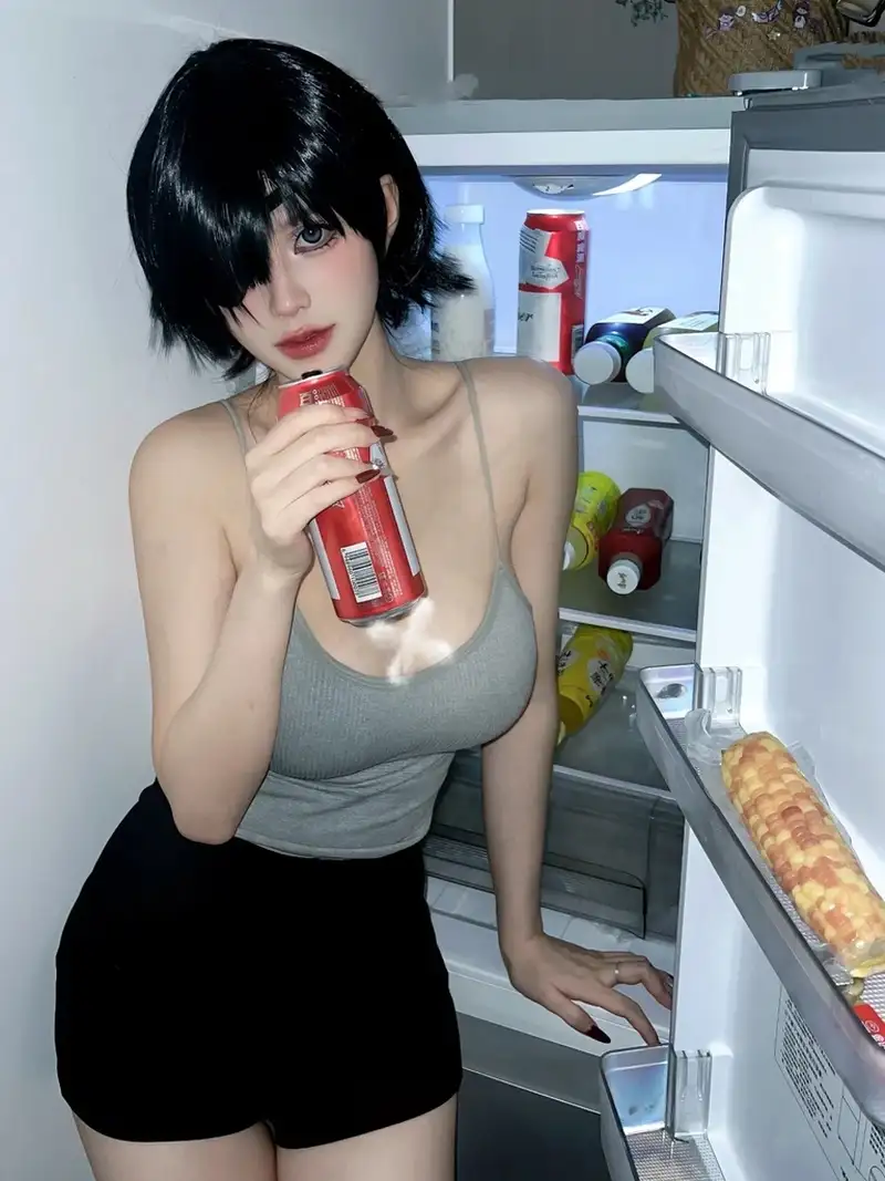 Cosplay anime nữ thể hiện phong cách dễ thương đầy cuốn hút