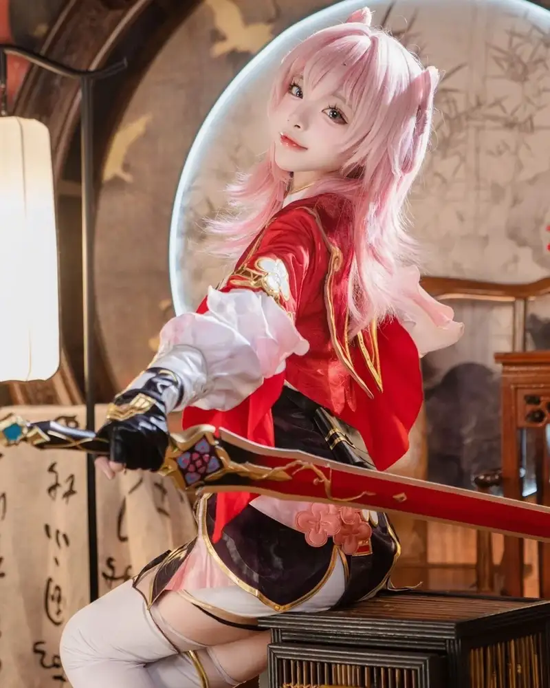 Gái xinh cosplay mang thần thái tự tin và nổi bật