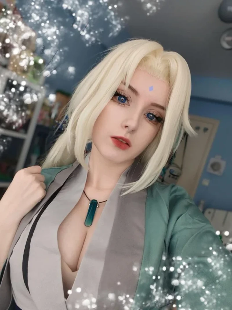 Hình Tsunade cosplay gợi cảm quyến rũ