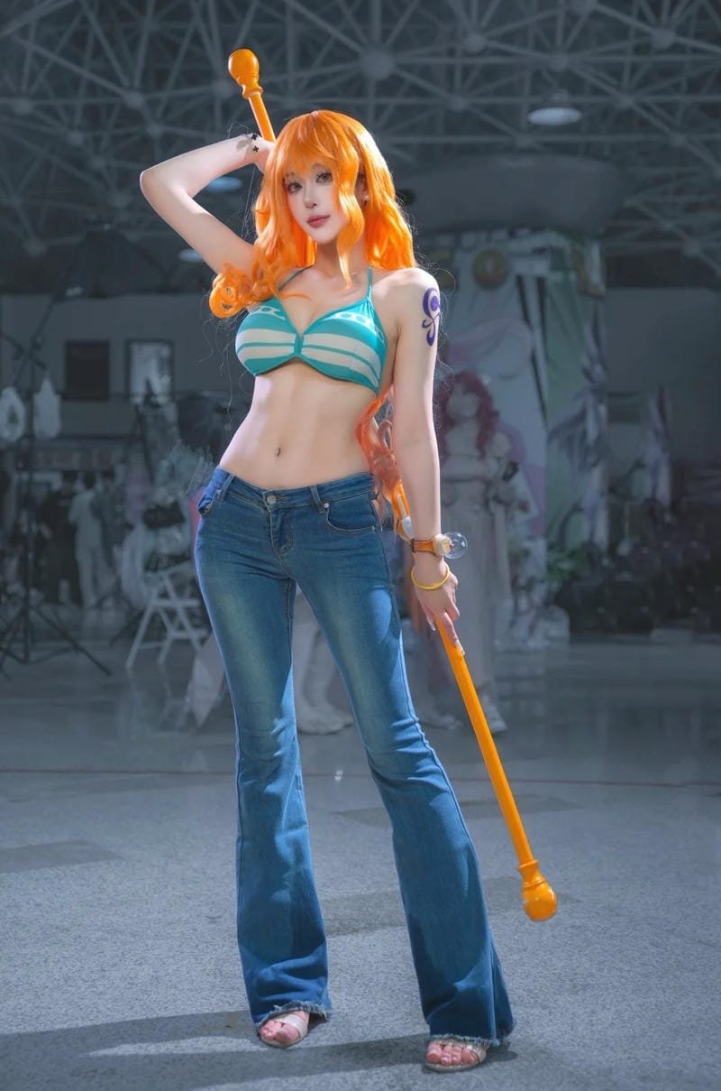 Nami cosplay make-up đẹp chuẩn nhân vật