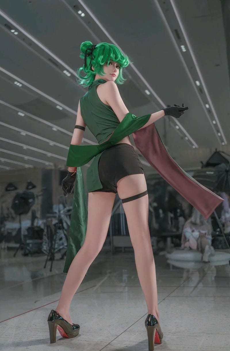 Tatsumaki cosplay full body anime với tóc và váy bay