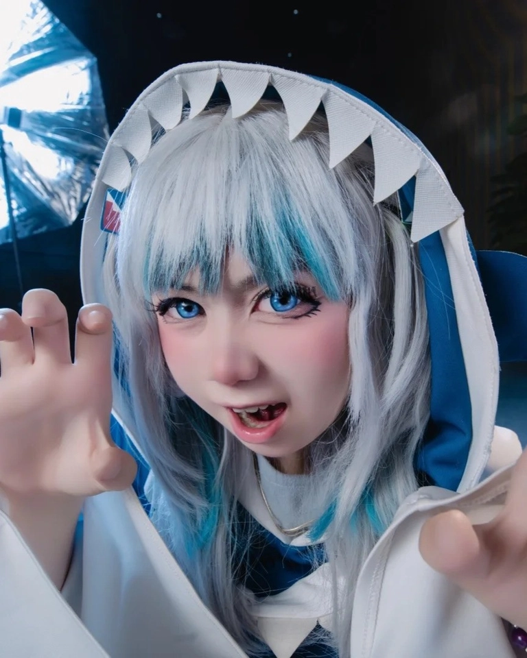 Yaoyaoqwq Gawr Gura cosplay thần thái dễ thương đầy sức hút