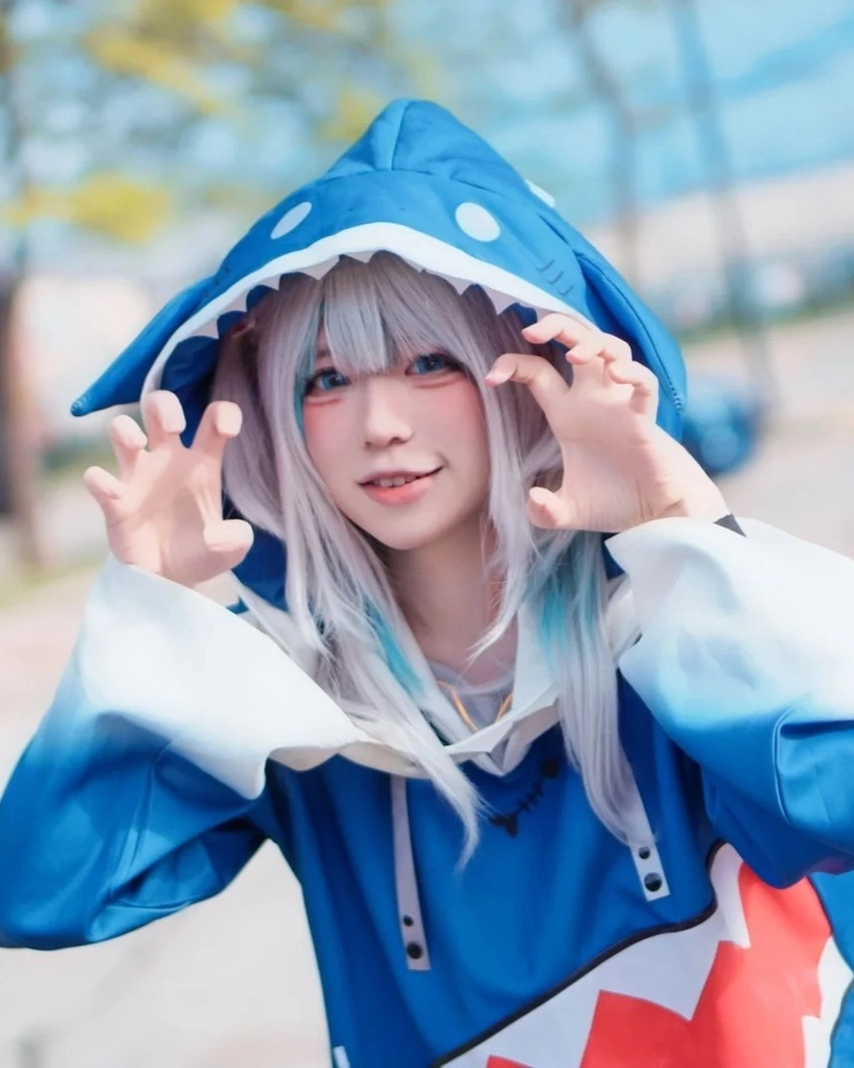 Yaoyaoqwq Gawr Gura cosplay thể hiện nét cá tính đáng yêu