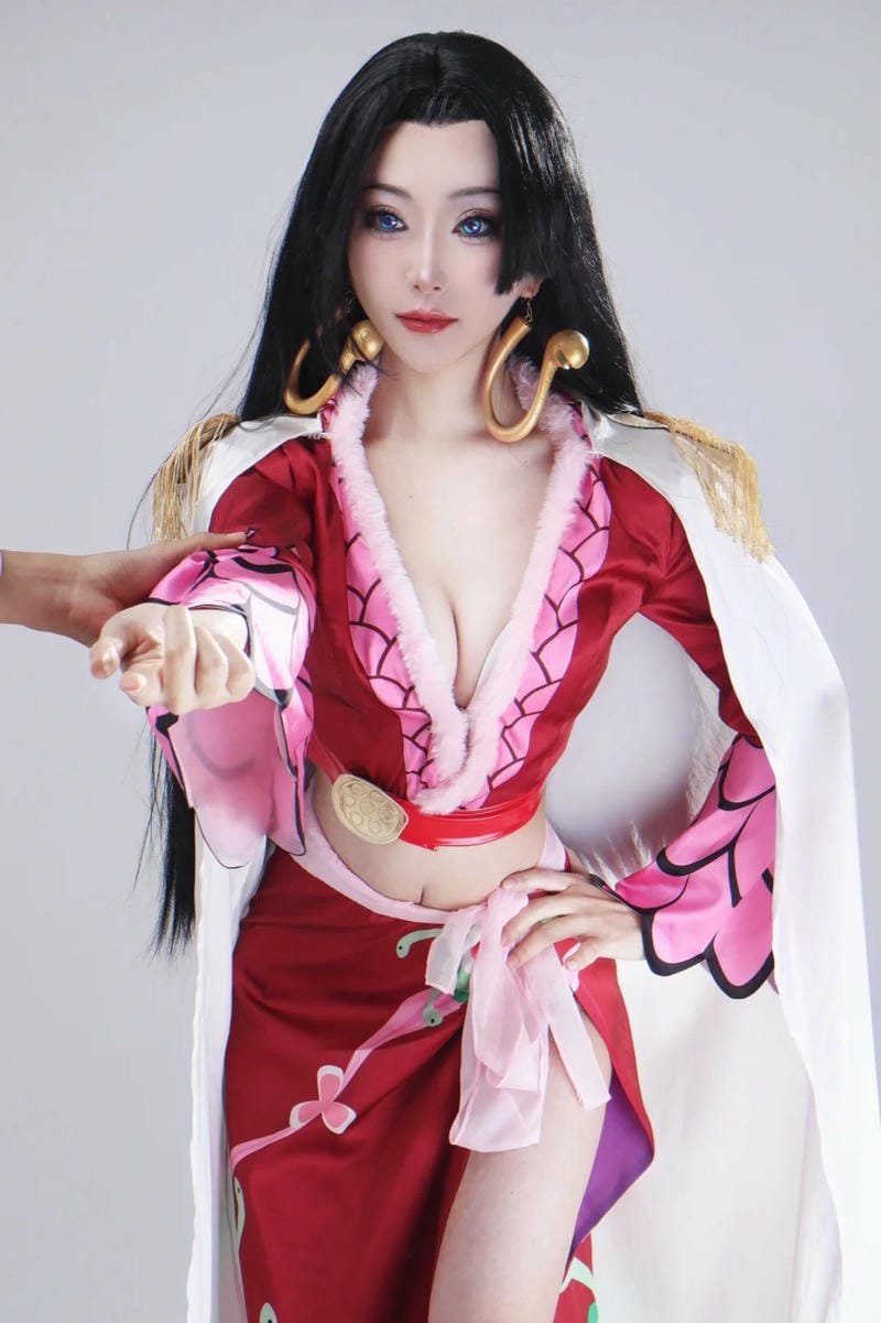 ảnh boa hancock cosplay phong thái nữ hoàng