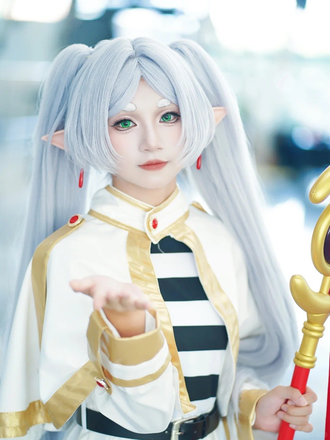 ảnh cosplay Frieren phối màu rất đẹp