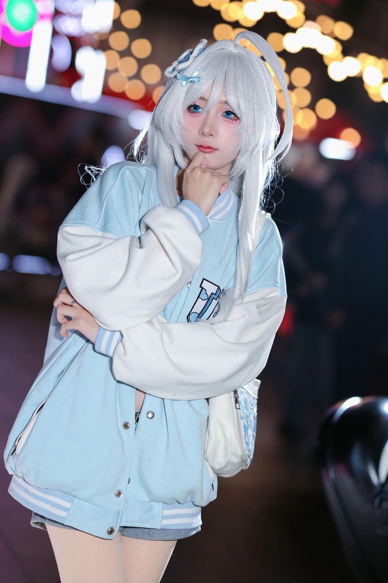 ảnh cosplay anime thần bí hút mắt