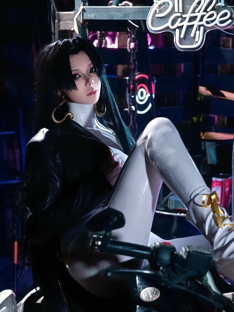 ảnh cosplay boa hancock đầy thần thái