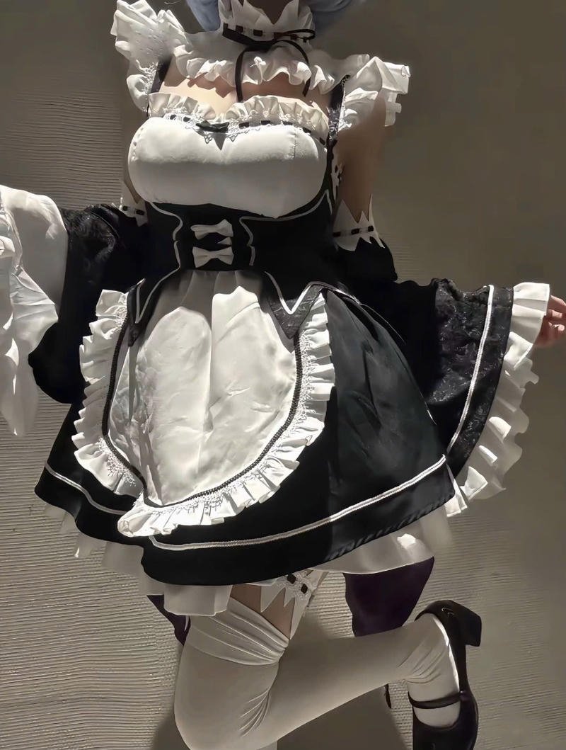 ảnh cosplay hầu gái góc chụp đẹp