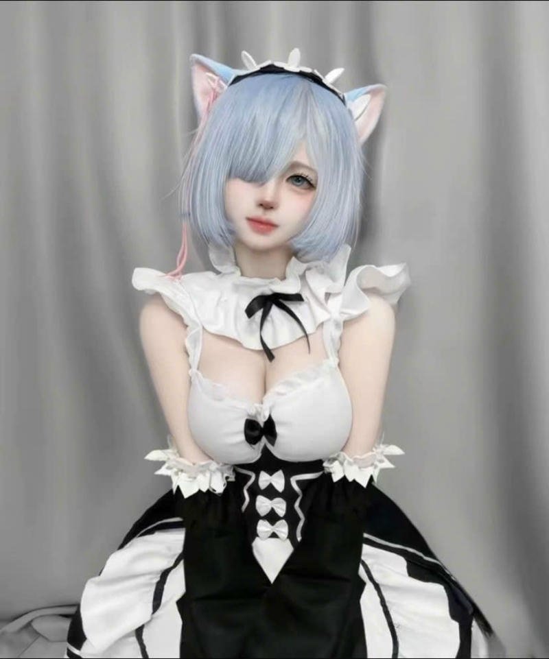 ảnh cosplay hầu gái sang trọng