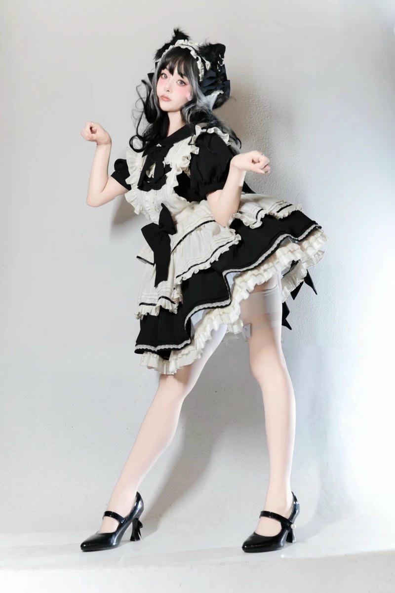 ảnh cosplay mèo đen huyền bí