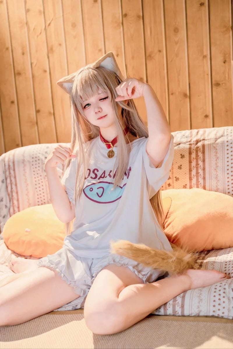 ảnh cosplay mèo đuôi dài mềm