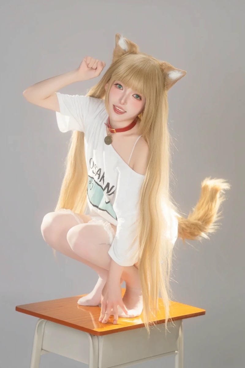 ảnh cosplay mèo tạo dáng dễ thương