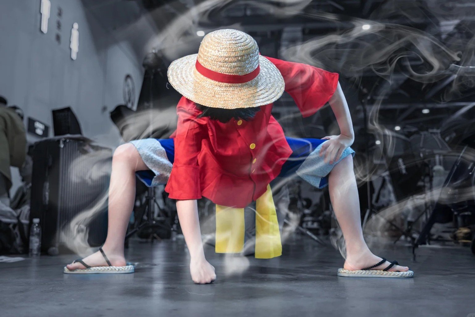 ảnh cosplay zoro 3 kiếm