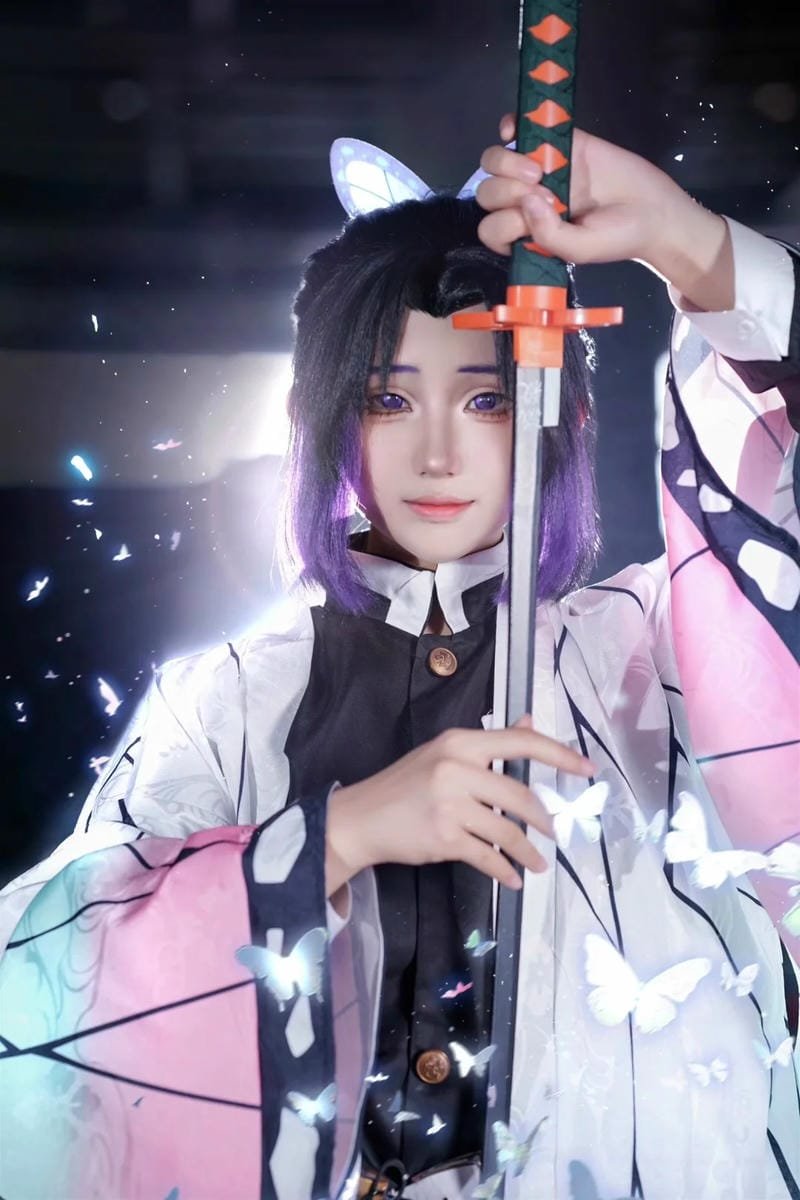 ảnh shinobu cosplay mềm mại với váy tím