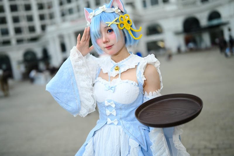bộ ảnh cosplay nhân viên phục vụ