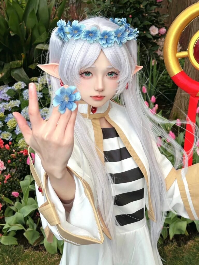 cosplay Frieren kết hợp ánh sáng nghệ thuật