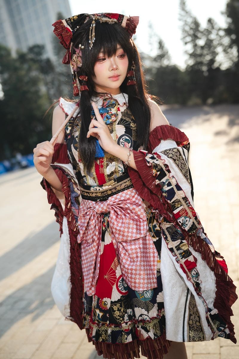 cosplay anime tạo dáng phong cách cá tính