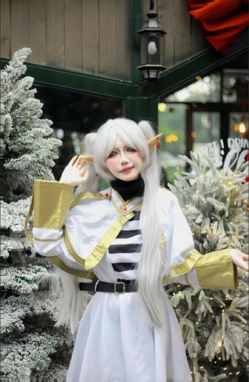 cosplay nữ anime phối màu dịu nhẹ