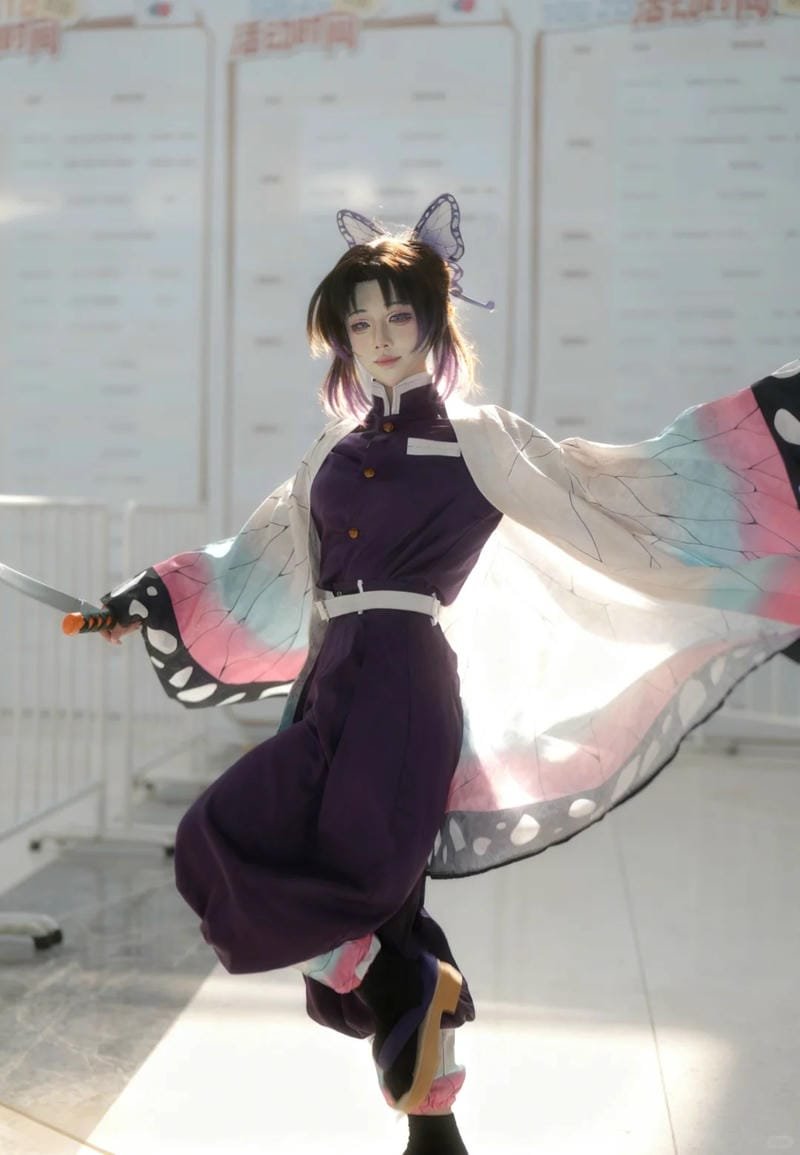 cosplay shinobu cực xinh trong studio ánh sáng mềm