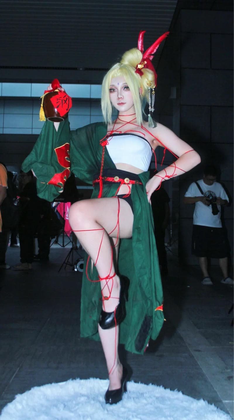 cosplay tsunade đẹp quyến rũ