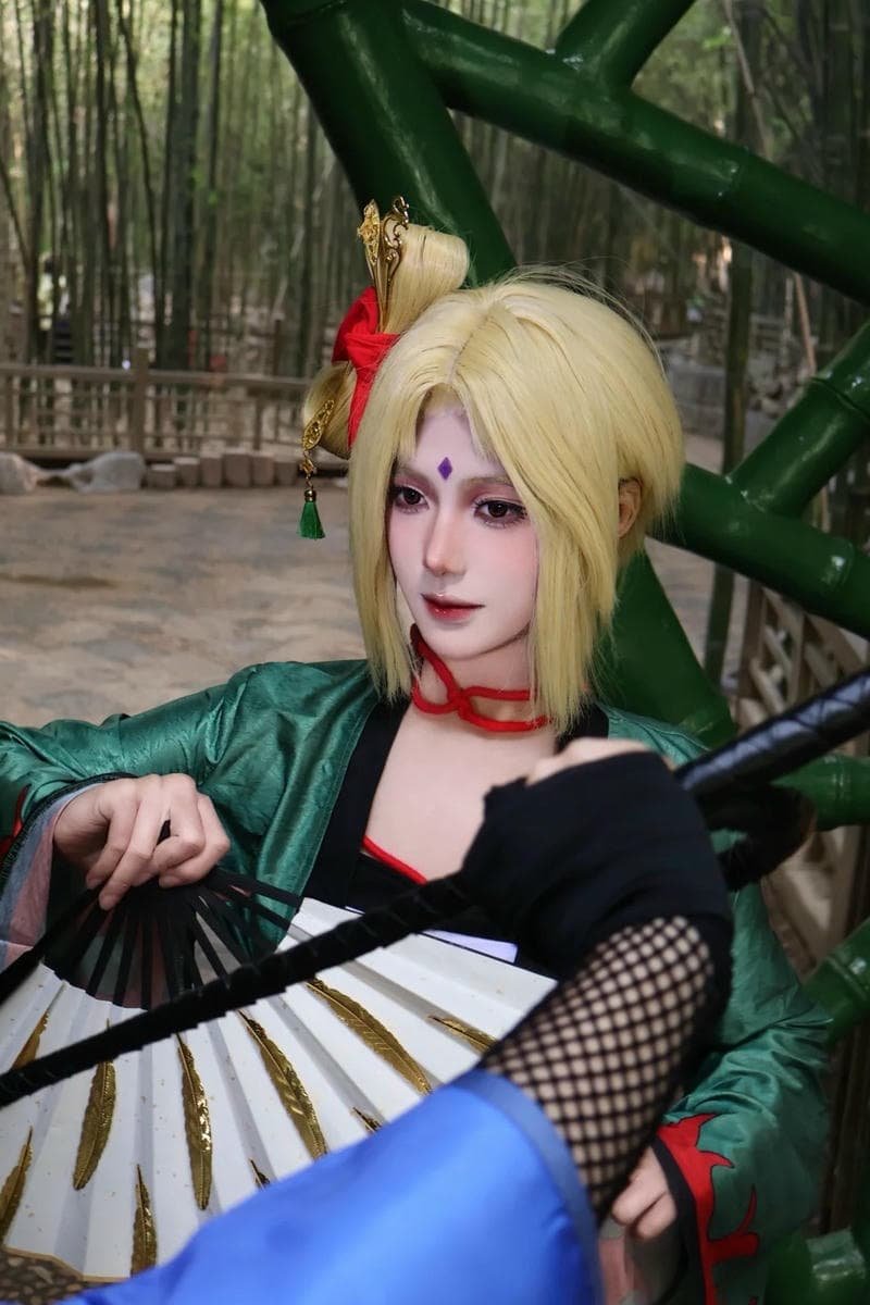 cosplay tsunade góc nghiêng tinh tế