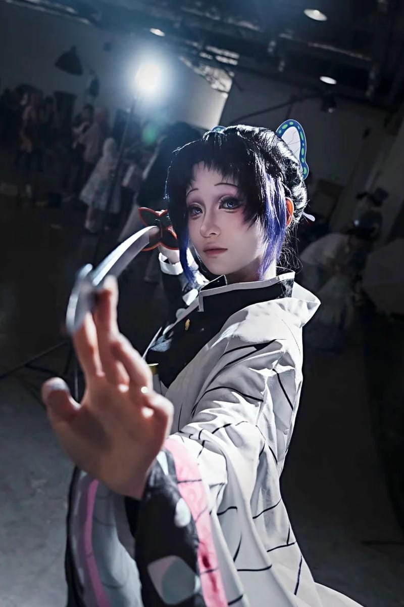 cosplayer hóa thân shinobu dịu dàng và tinh tế