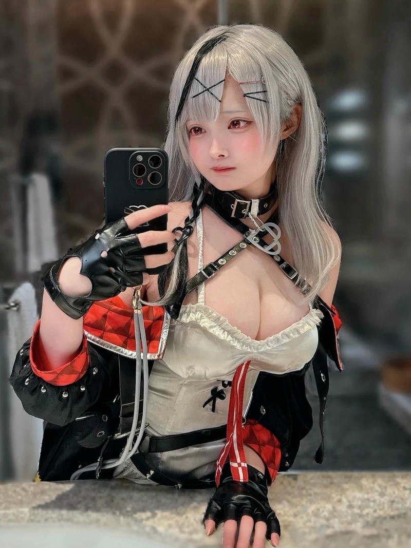 gái xinh cosplay nhân vật game nữ
