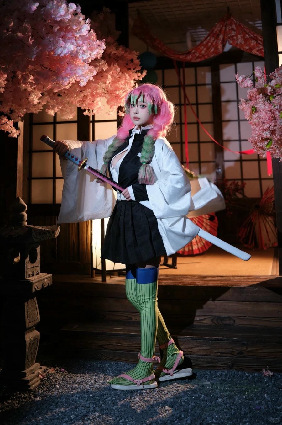 hình Mitsuri đẹp và cực kỳ nổi bật