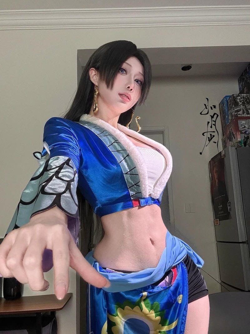 hoạt ảnh boa hancock cosplay nhẹ nhàng