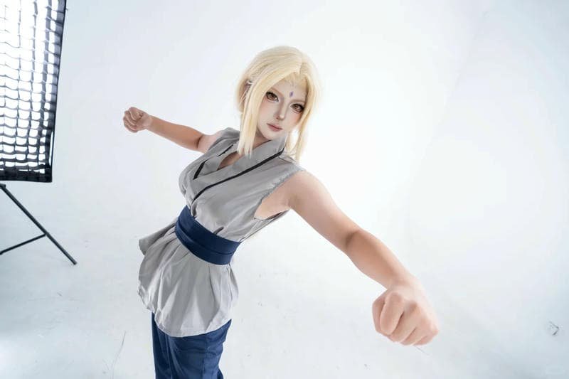 tsunade cosplay đầy thần thái