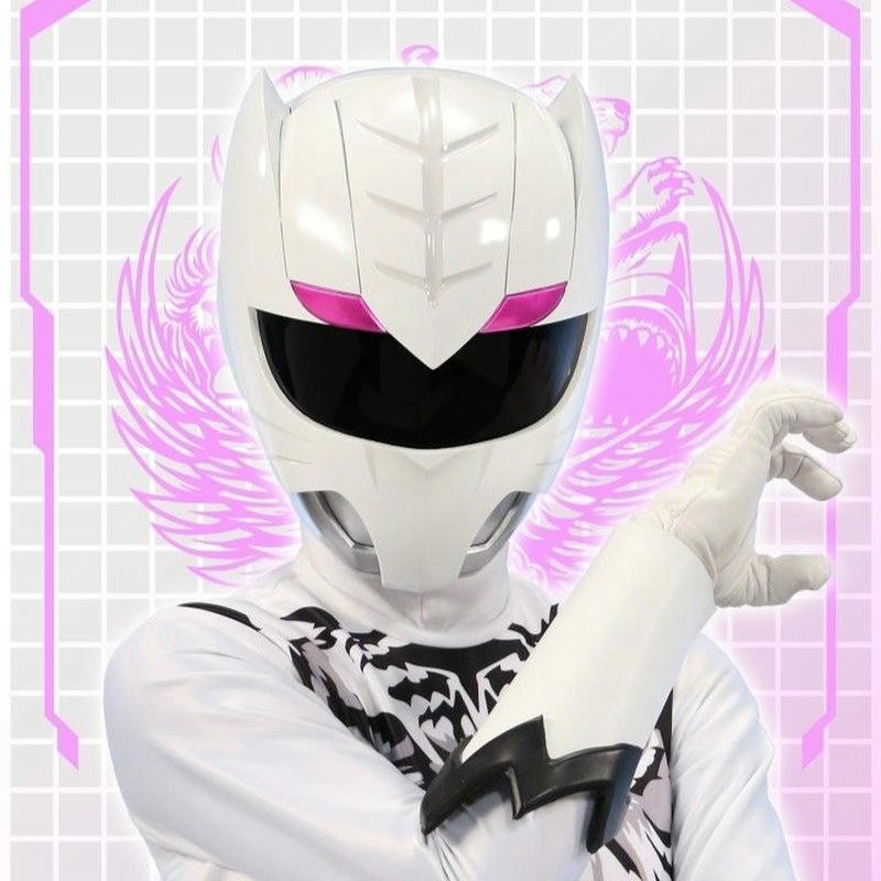 Ảnh nữ chiến binh mèo trắng tai thú dễ thương