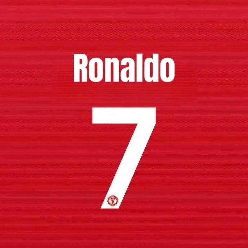 Avatar ronaldo hình nền đỏ chữ trắng số 7 đơn giản