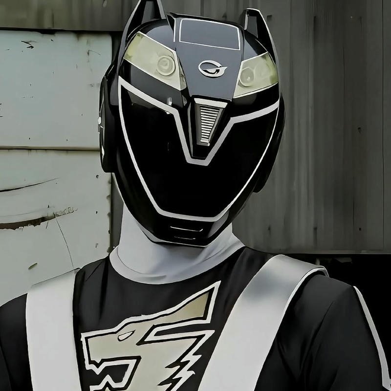 Avatar siêu nhân đen tốc độ đường đua rực lửa