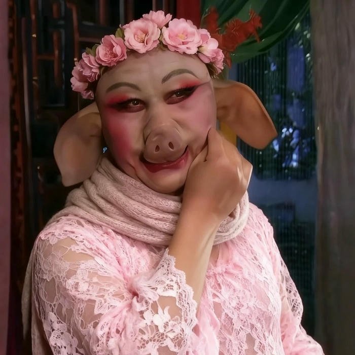 Avatar vô tri người phụ nữ biểu cảm mặt nhăn nhó