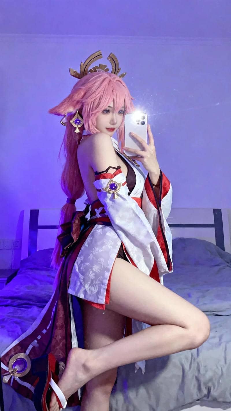 Cosplay Yae Miko với makeup chuyên nghiệp
