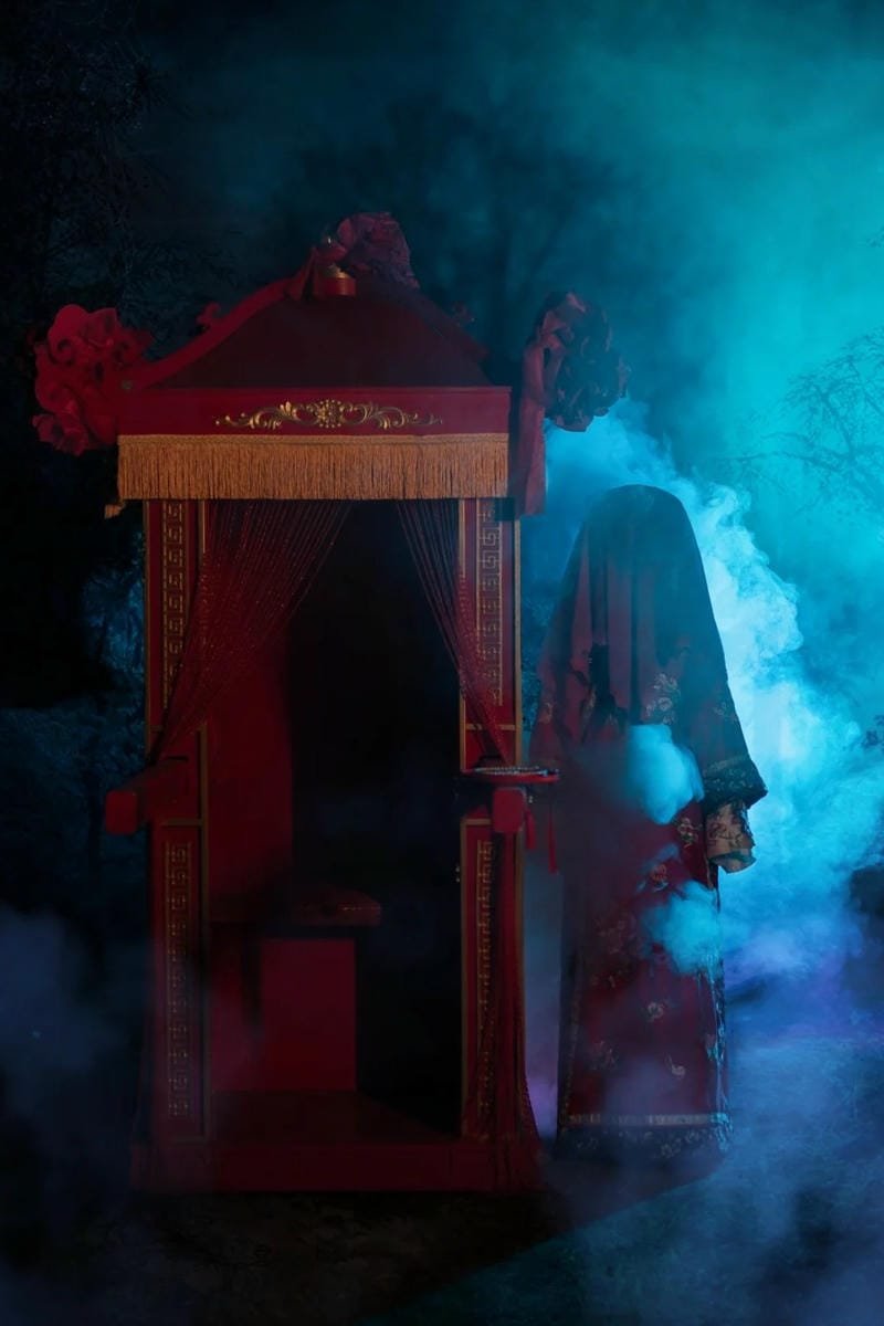 Cosplay ma huyền bí giữa bóng đêm tĩnh lặng