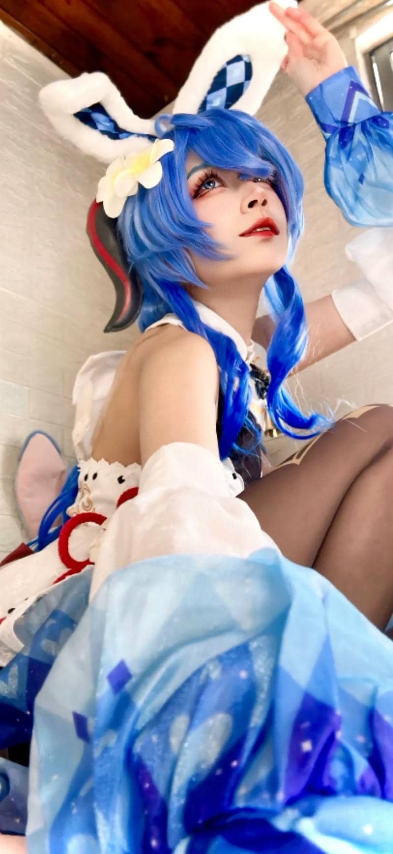 Ganyu ấn tượng với kiểu tóc xanh bồng bềnh