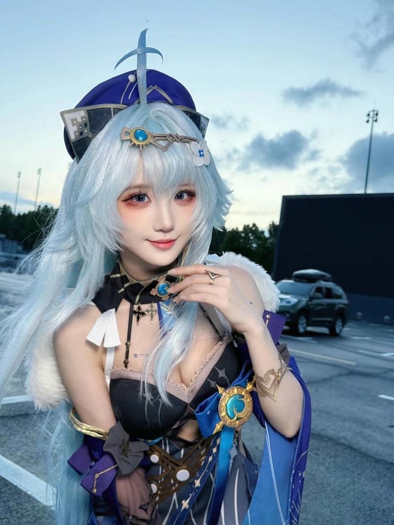 Ganyu xuất hiện đầy tinh tế trong phong nền mờ