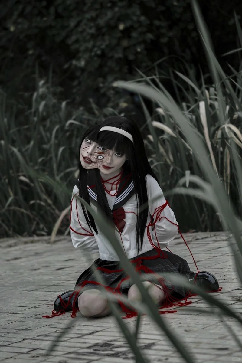 Hồn lạnh và u buồn, ma nữ cosplay xuất hiện