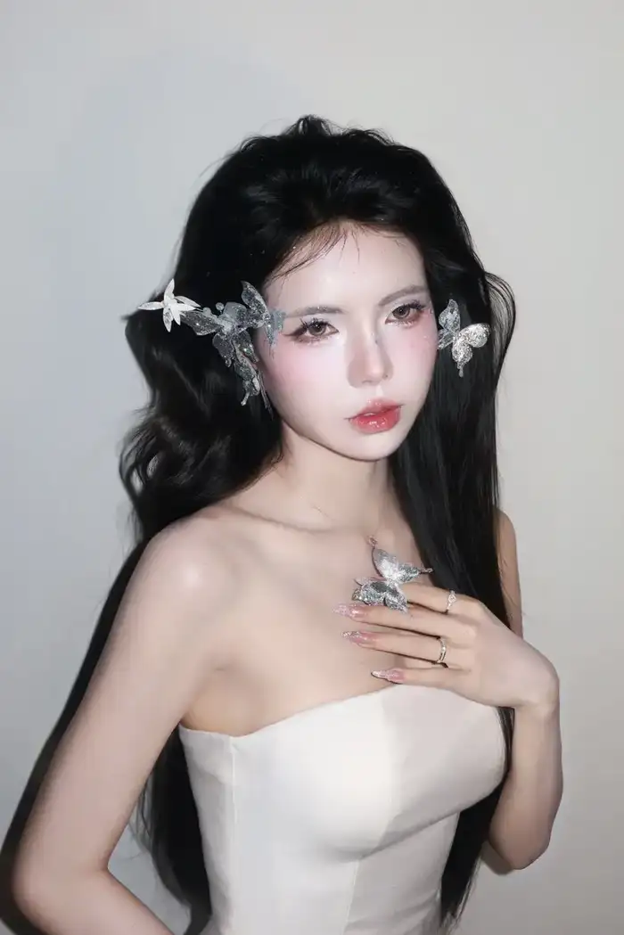 Mai Dora ảnh đẹp với vẻ ngoài rạng rỡ