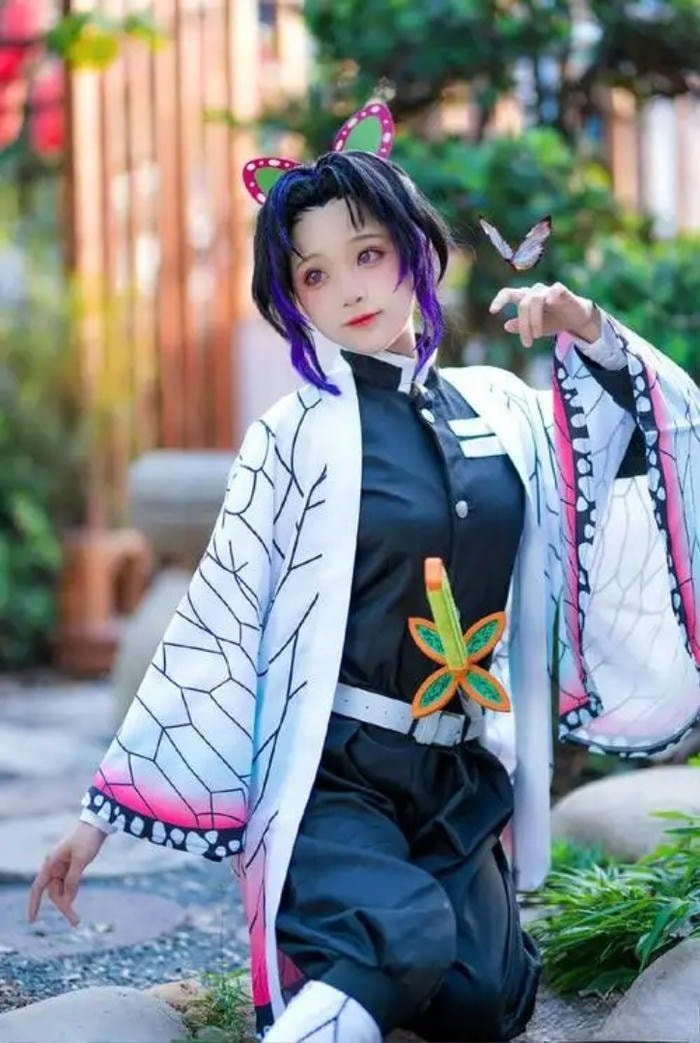 Shinobu Kochou cosplay dịu dàng và thanh lịch