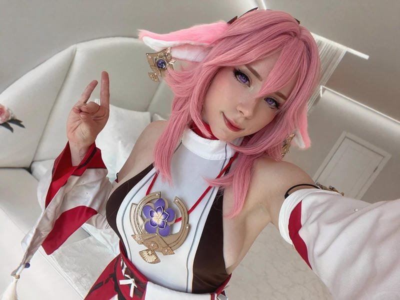 Yae Miko cosplay hóa thân nhân vật Genshin