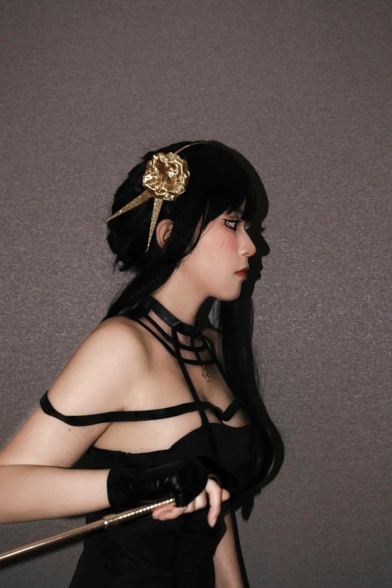 Yor Forger cosplay phù hợp phong cách trưởng thành