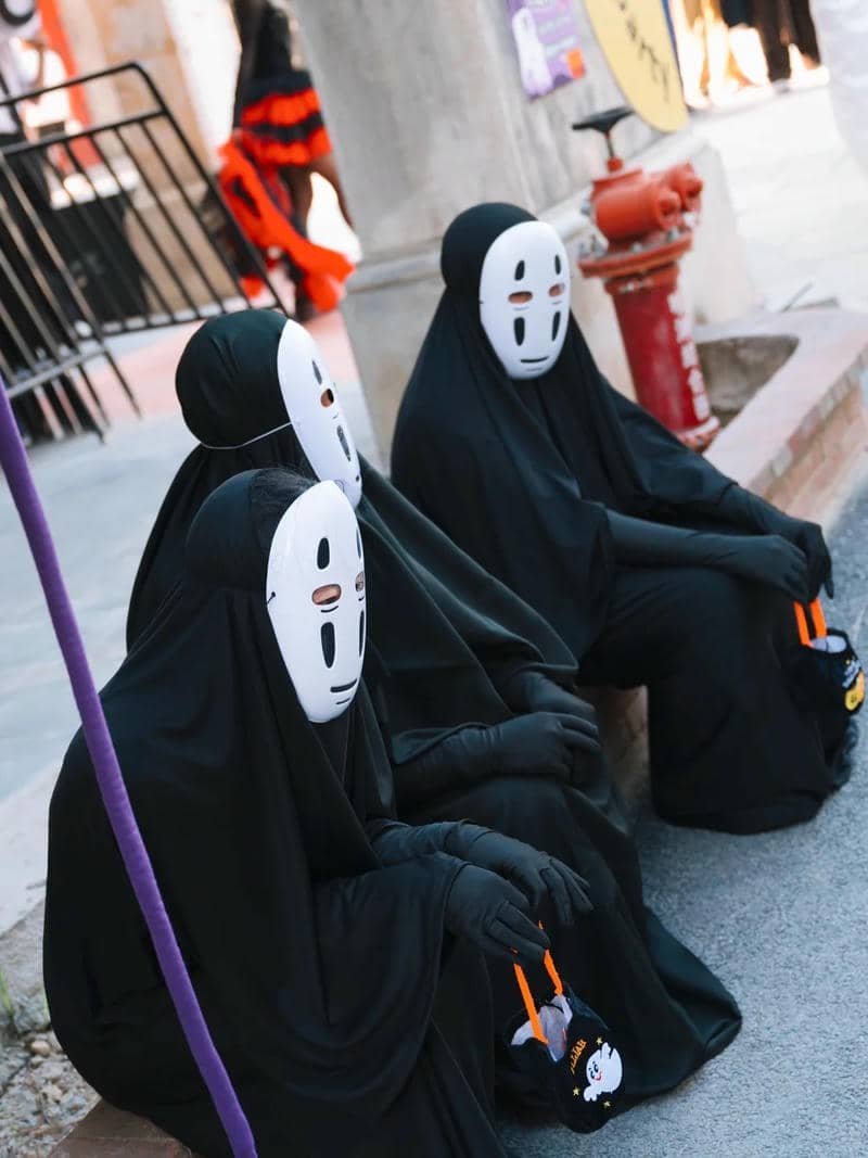 ảnh Halloween hóa trang ma vô diện sắc nét