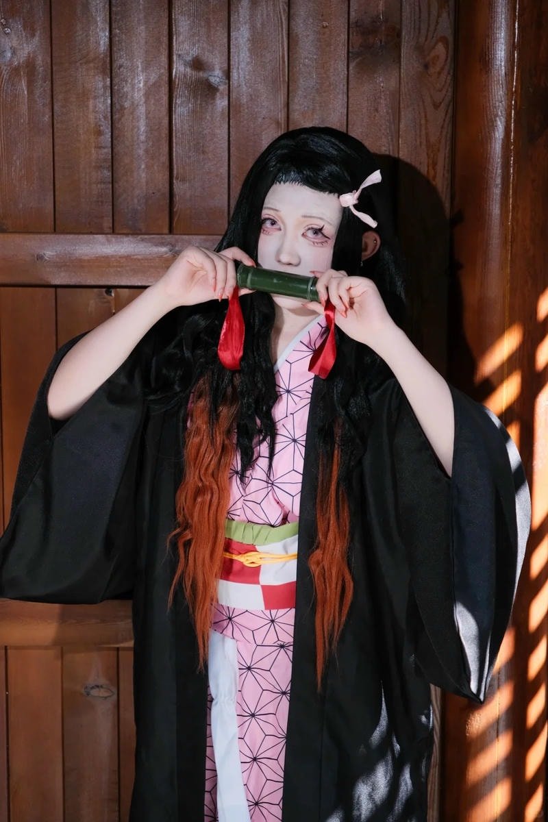 ảnh chân dung cận cảnh nezuko cosplay