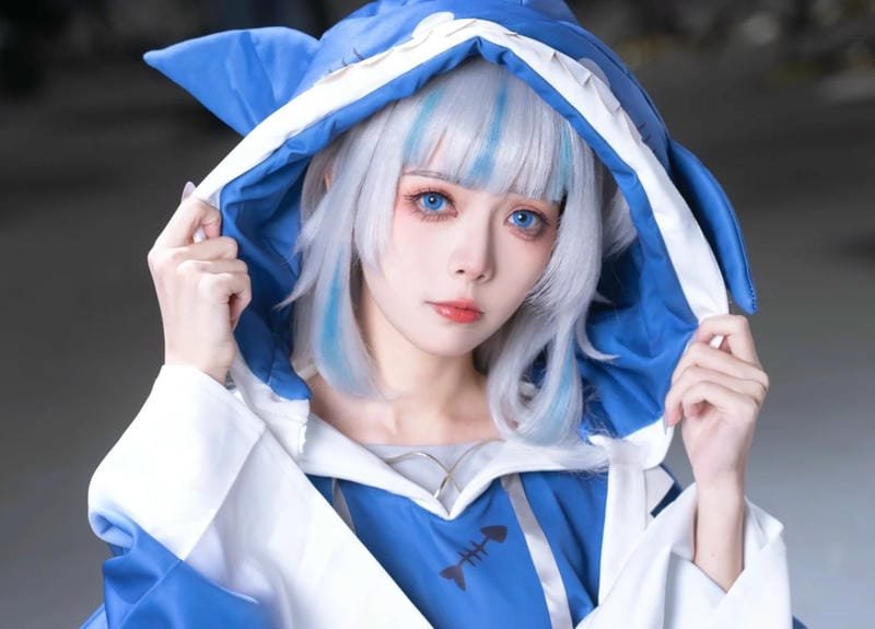 ảnh cosplay Gawr Gura phong cách trong trẻo