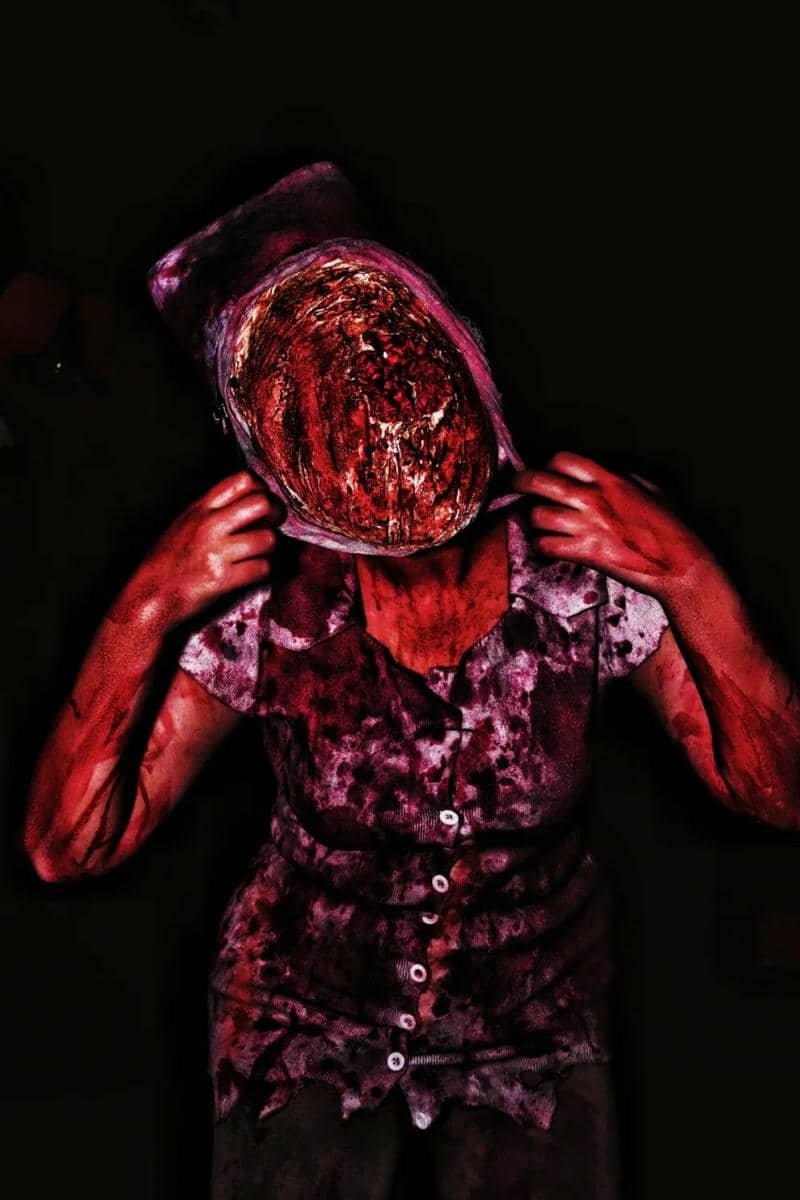 ảnh cosplay Halloween phong cách kinh dị sáng tạo